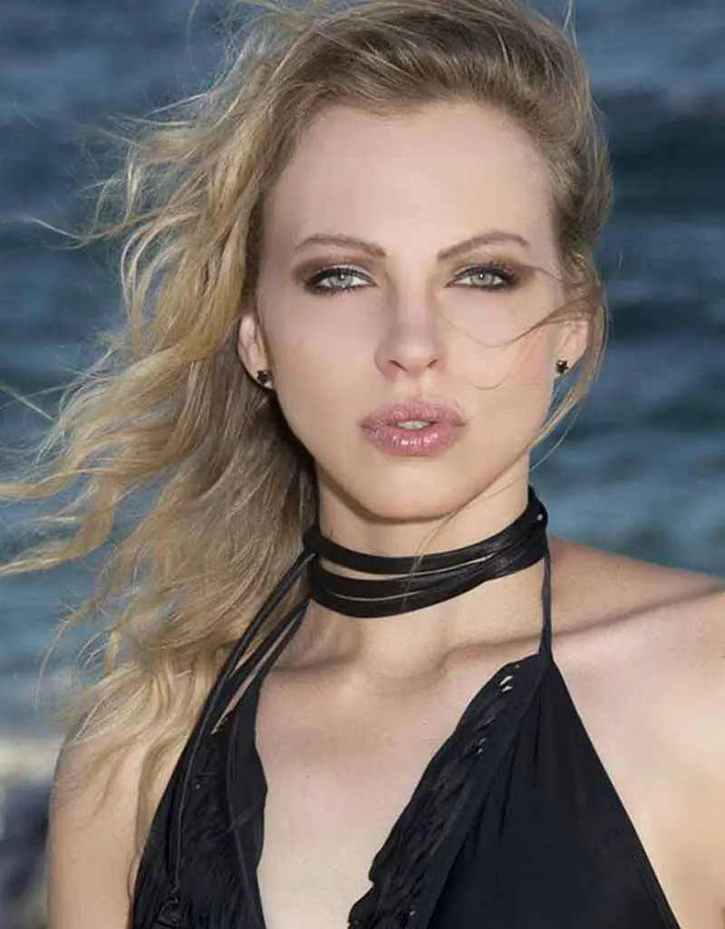 Melanie S - Agencia de Edecanes
