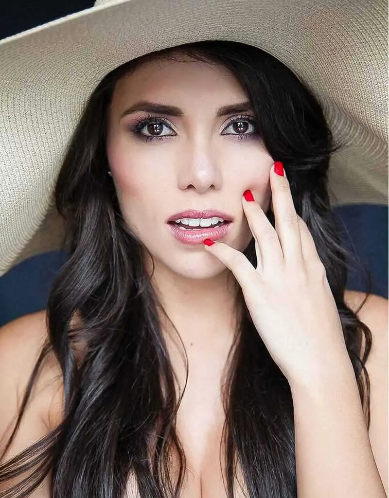 Natalia V - Agencia de Edecanes