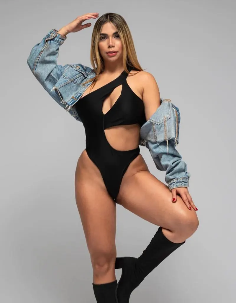 Rossmer B - Agencia de Edecanes