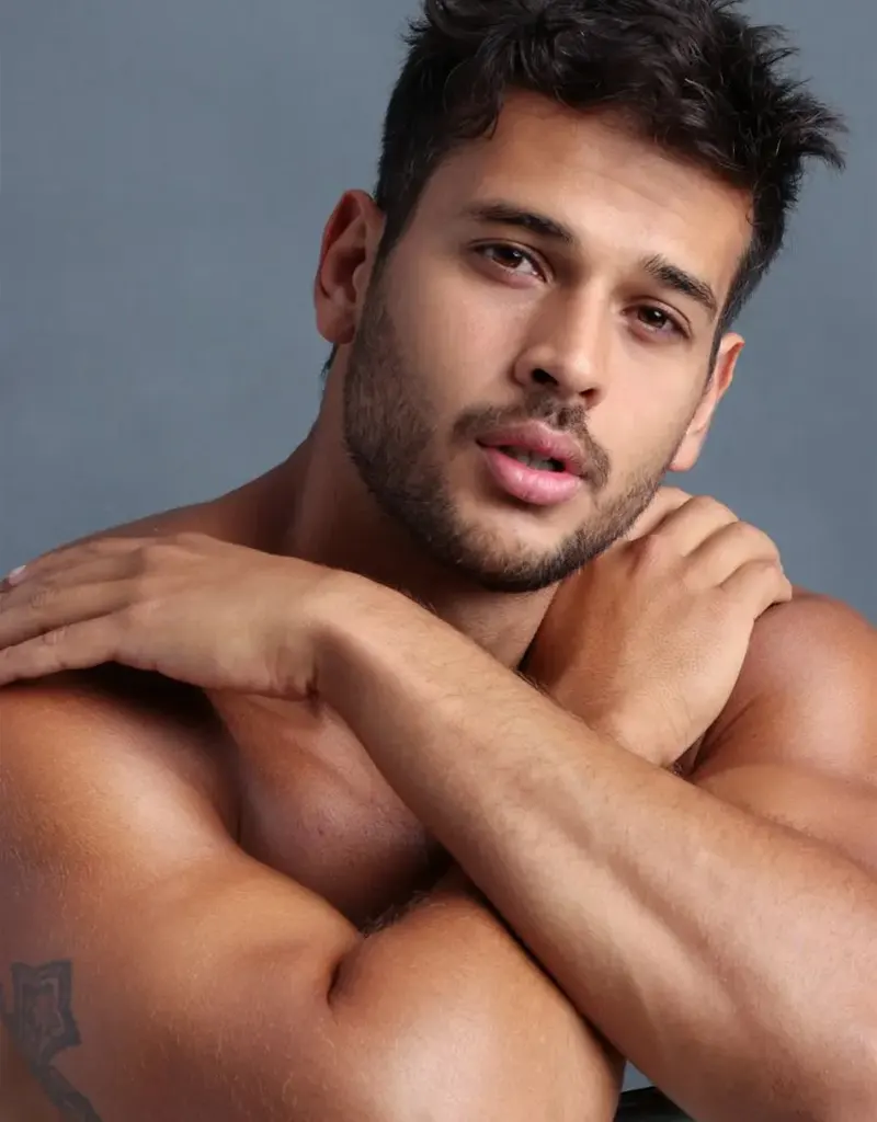 Bruno R - Agencia de Edecanes