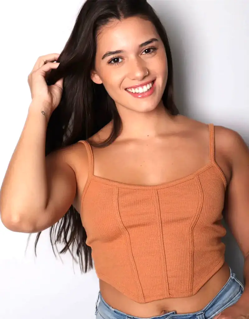 Candela R.