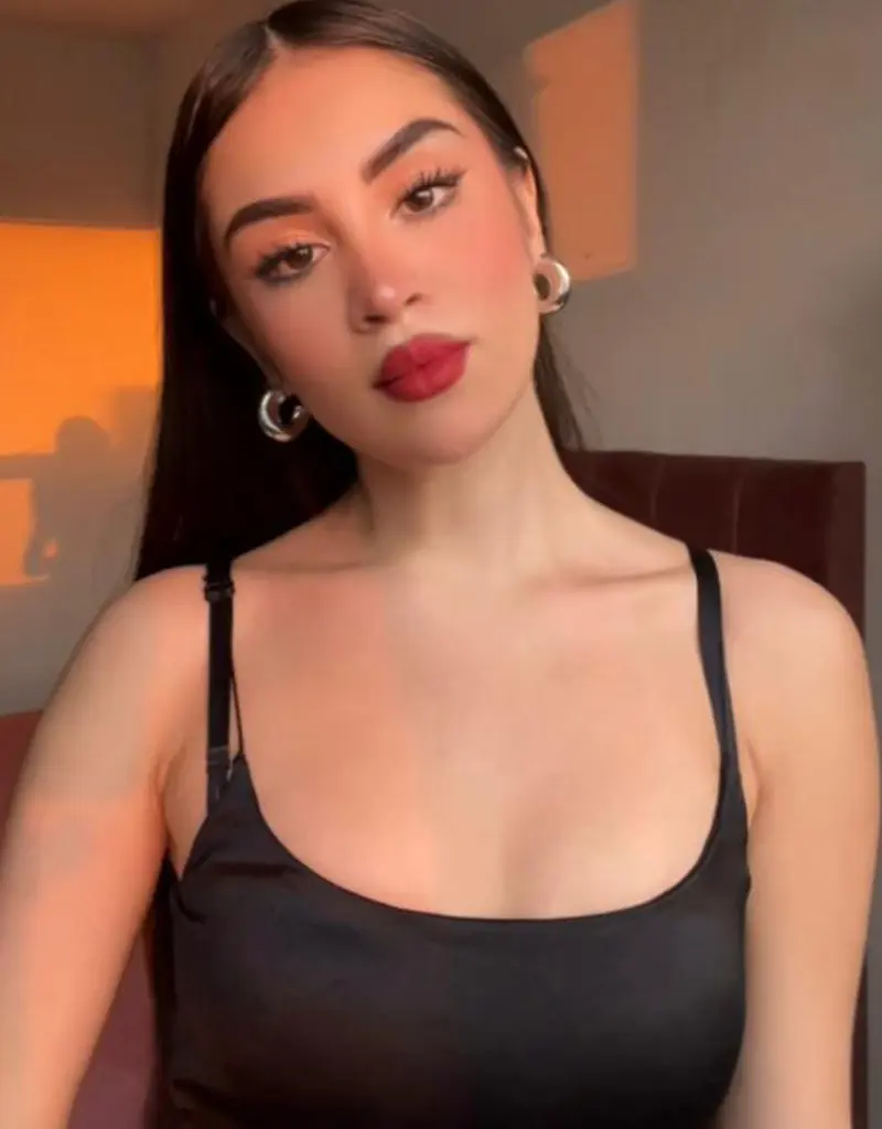 Lya C.